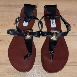 *NWOT* Steve Madden black strappy sandals